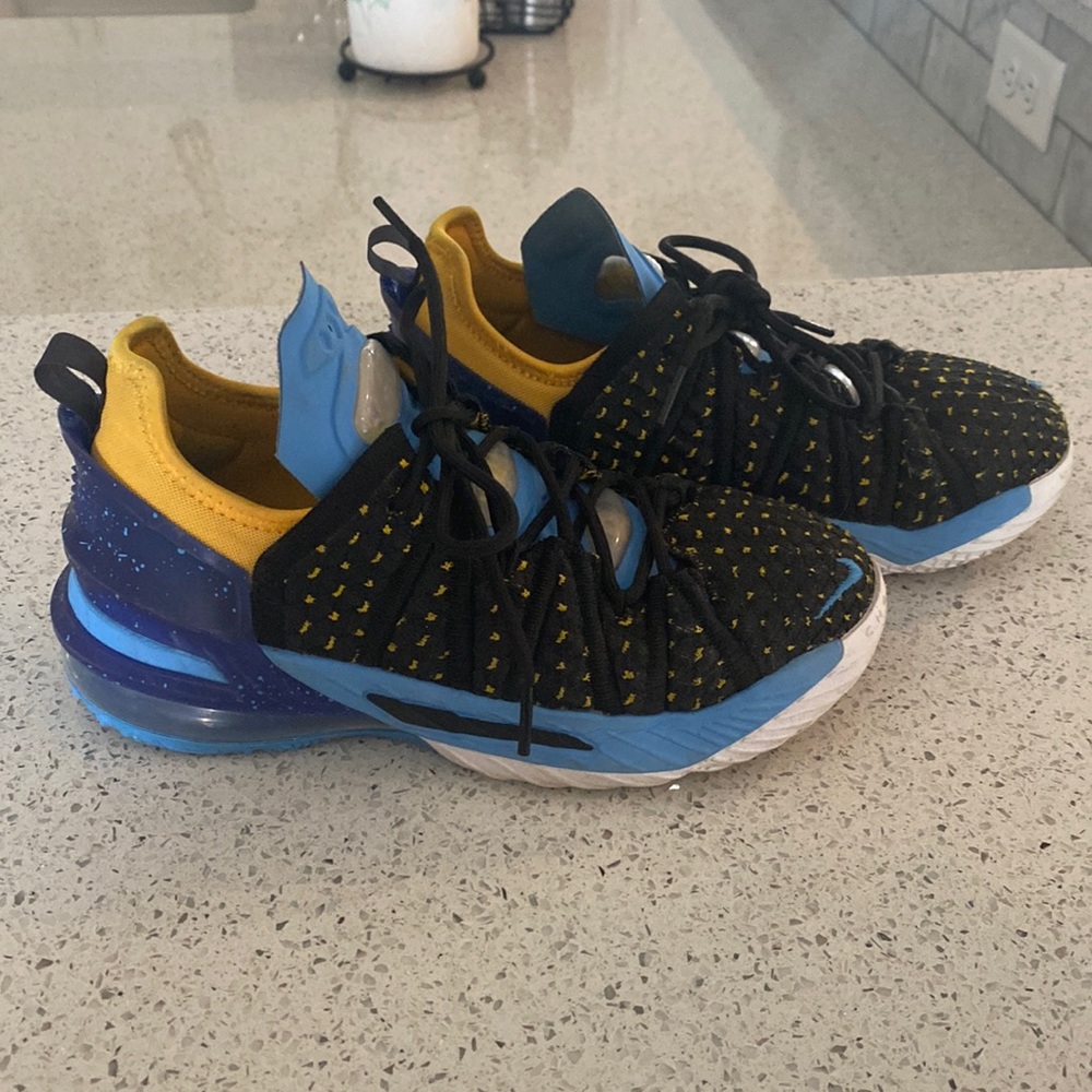 Boys Nike Lebron 18